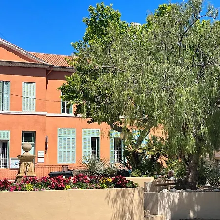 Tres Bel Pour 3 Avec Piscine A Chateau * La Londe-les-Maures