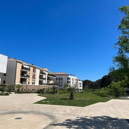 Tres Bel Pour 3 Avec Piscine A Chateau Apartment La Londe-les-Maures